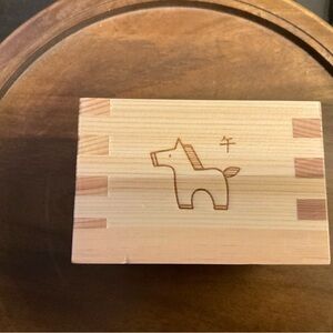Made in Japanese measuring container in meters ,
Natural wood 🪵